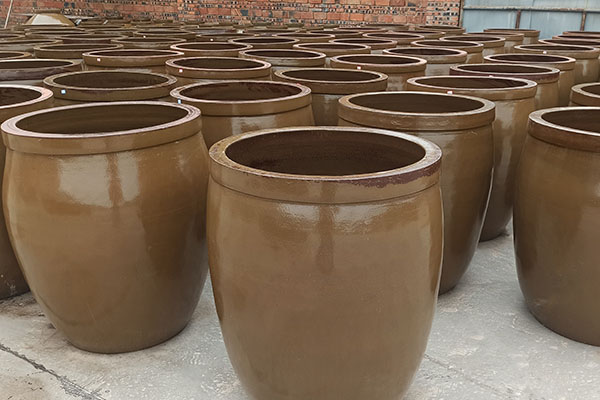 在白酒發(fā)酵中地缸起到了哪些不可替代的作用？