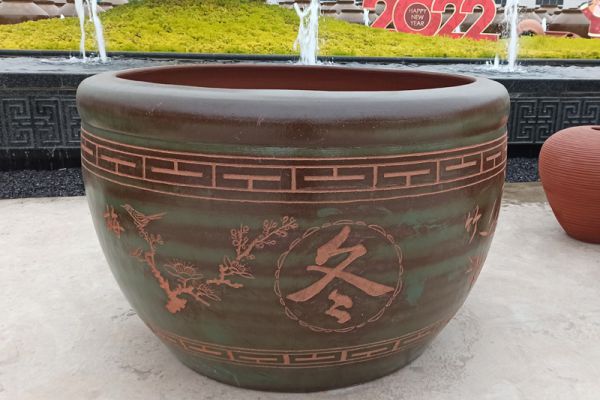 每一個陶瓷酒壇都是一件珍貴的藝術品
